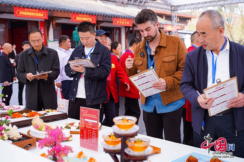 第八届四川（泸州）美食节烹香酒博会泸菜抢眼出圈(图6)