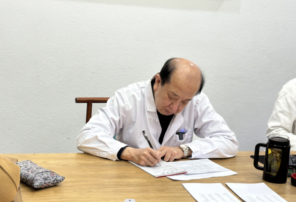 云太医孟牛安：近40年临床经验深谙儿童腺样体肥大治疗之道(图2)