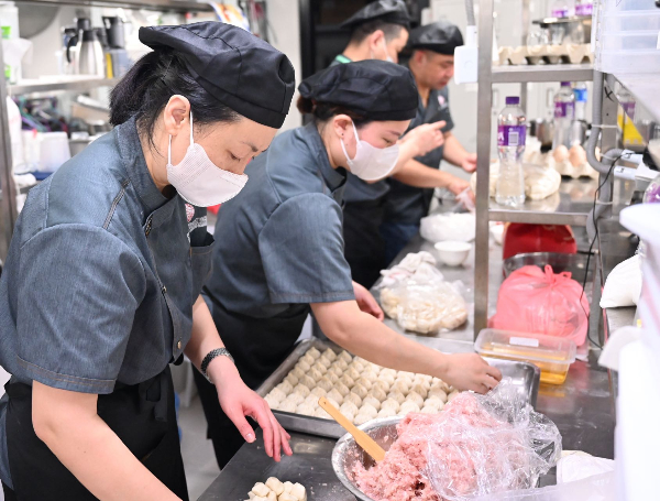 2024上海美食节在香港举办展现海派美食传承与创新(图2)