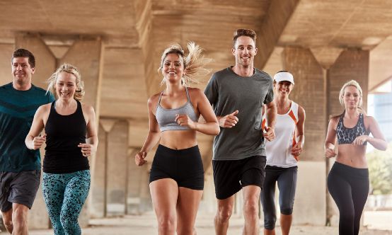 93岁的巴菲特3点长寿之道：其中坚持跑步是他对健康最好的投资！(图15)