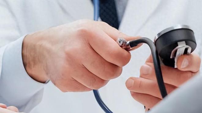 63岁阿姨坚持过午不食半年后去医院体检血压血脂情况变了个样