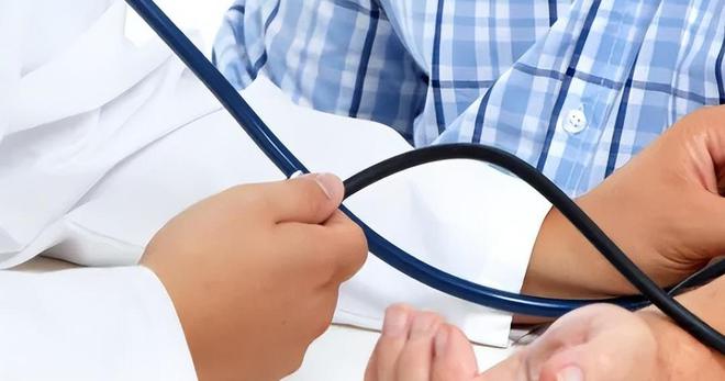 63岁阿姨坚持过午不食半年后去医院体检血压血脂情况变了个样(图2)