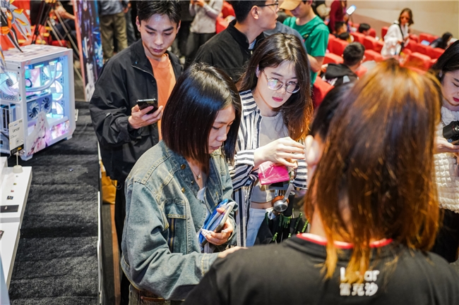 高校电竞热血进行中！Lexar雷克沙助力梦想腾飞(图2)