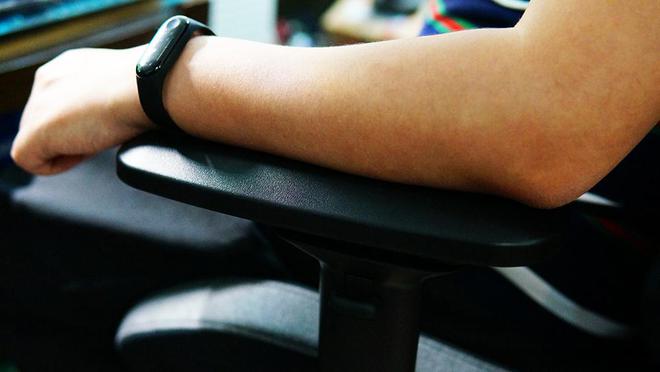 够潮流更解压:BLACKLYTE逐夜电竞椅评测(图24)