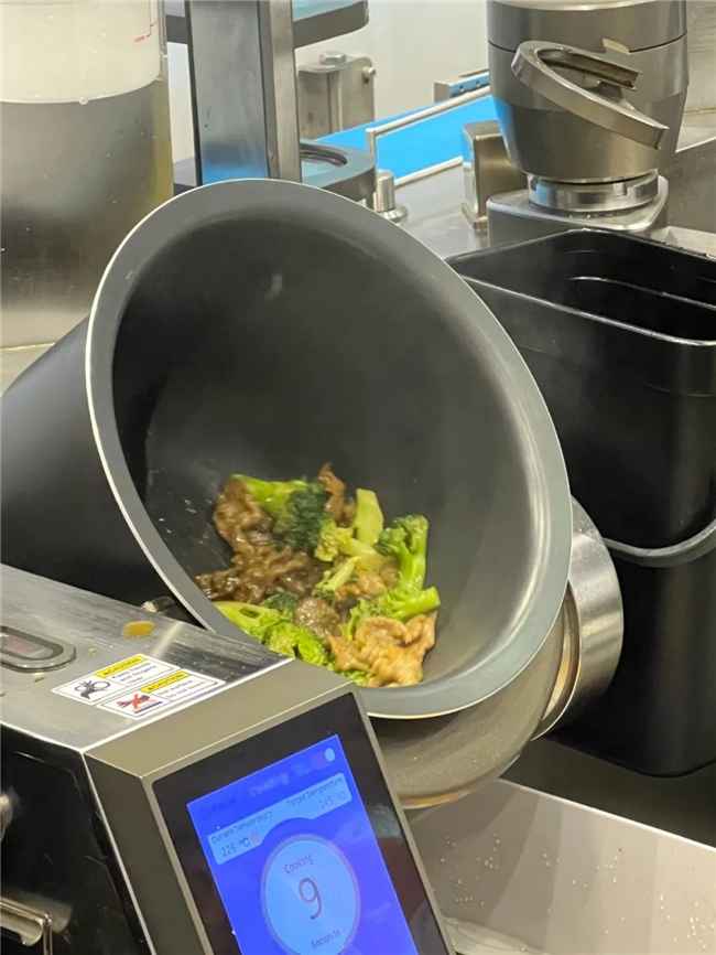 全球最大餐饮展多国炒菜机器人同场竞技中国香港一马当先(图4)