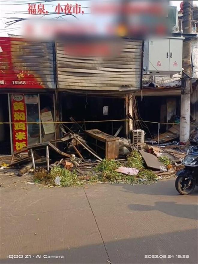 宁波一餐饮店起火还烧掉相邻商铺所在小吃街去年也曾失火(图2)