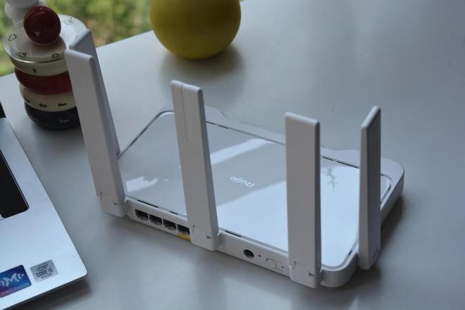 家庭网络直接一步到位锐捷雪豹BE50实测:WIFI7+电竞属性(图2)