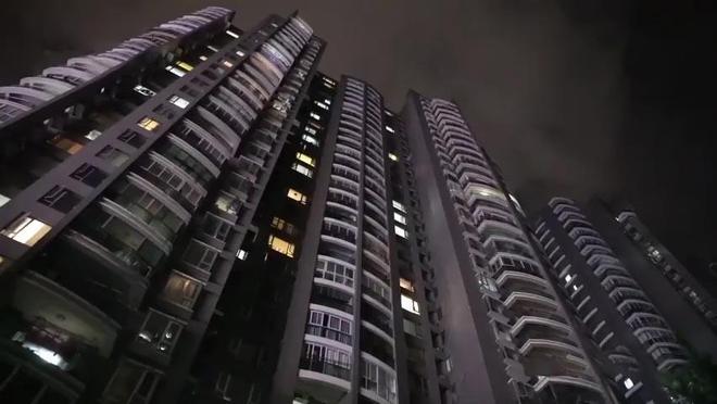 19年浙江美食街降“横祸”嫌疑人身影成谜警方一招让罪犯现身(图9)