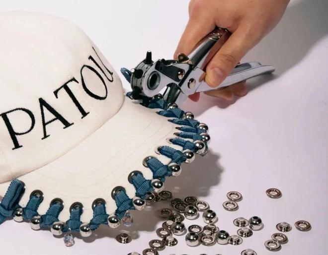 新消费周报Net-a-Porter将撤出中国；妙可蓝多拟收购蒙牛奶酪100%股权；西贝推出新店型品牌(图3)