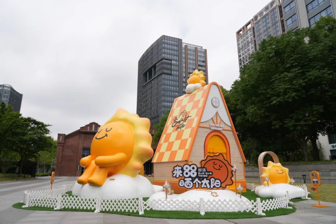 近地铁美食触手可及！普陀有辆快闪美食车带来城市烟火气(图1)