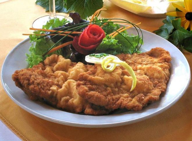 欧洲杯番外之美食大战奥地利球迷：奥地利炸肉排比法棍好吃(图1)