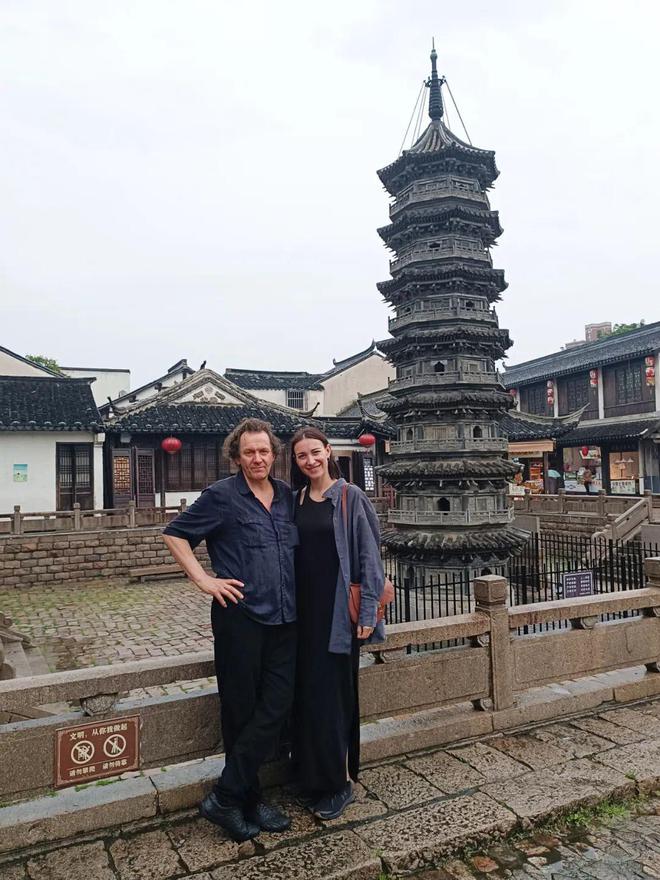 白天逛老街夜晚上舞台!这个俄罗斯剧组还会做小笼包!(图5)