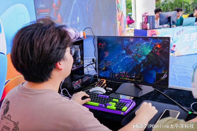 PConline携手掠夺者存储高校超品日体验知名电竞品牌的科技魅力(图9)