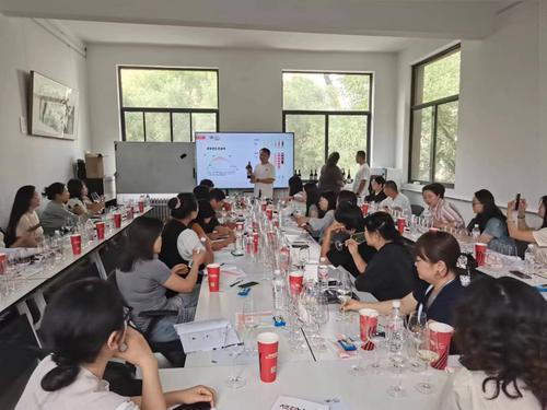 葡萄酒与美食的碰撞侍酒大师开课! 葡萄酒与美食的碰撞侍酒大师开课!