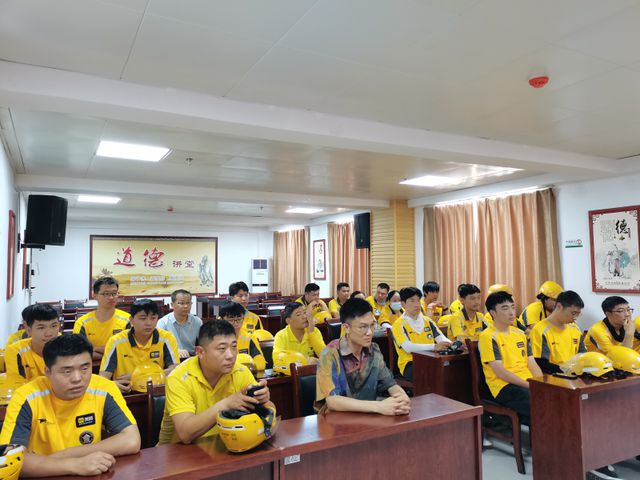 宝丰县市场监督管理局召开餐饮领域食品安全暨信用体系建设培训会(图3)