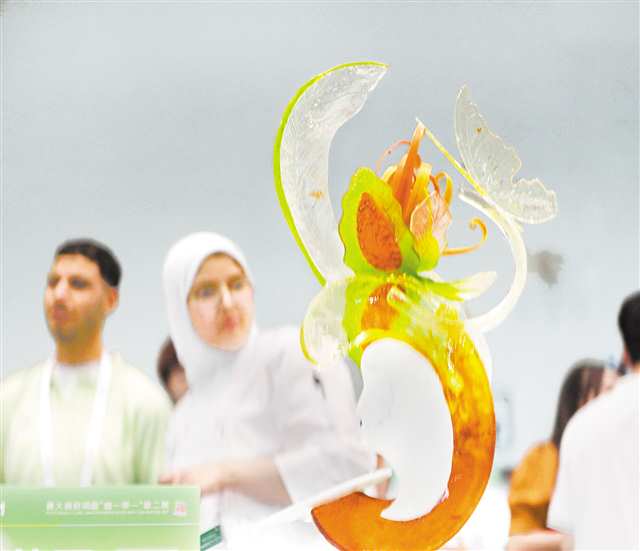 非遗文创产品受追捧各色美食惹人馋(图3)