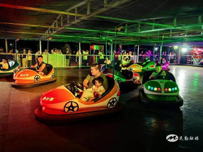 民勤:美食游乐嘉年华点亮“夜经济”升腾“烟火气”(图2)