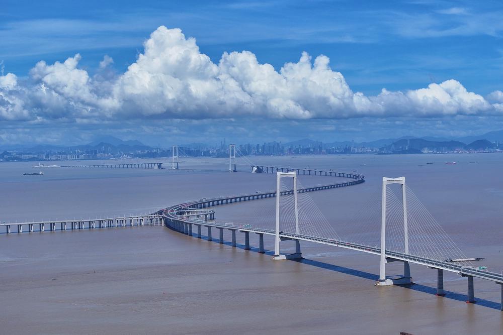 【龙腾湾区·桥见未来】专访港珠澳大桥总设计师孟凡超:大型桥梁建造如同烹饪一道复杂的美味佳肴(图2)