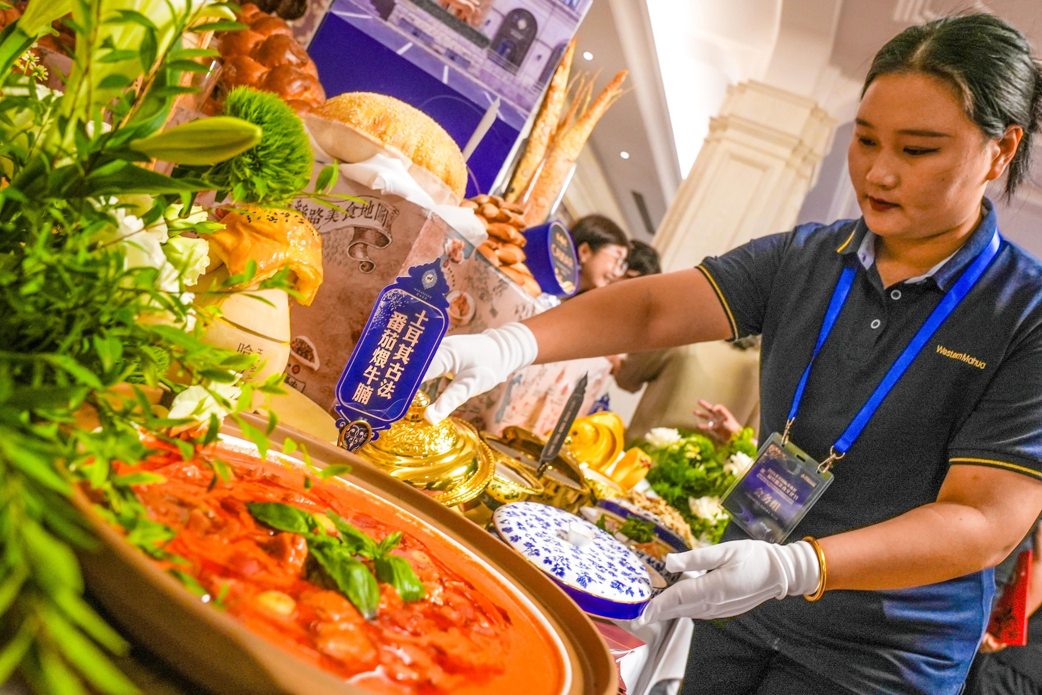 体验舌尖上的“一带一路”丝路美食文化节开幕(图6)