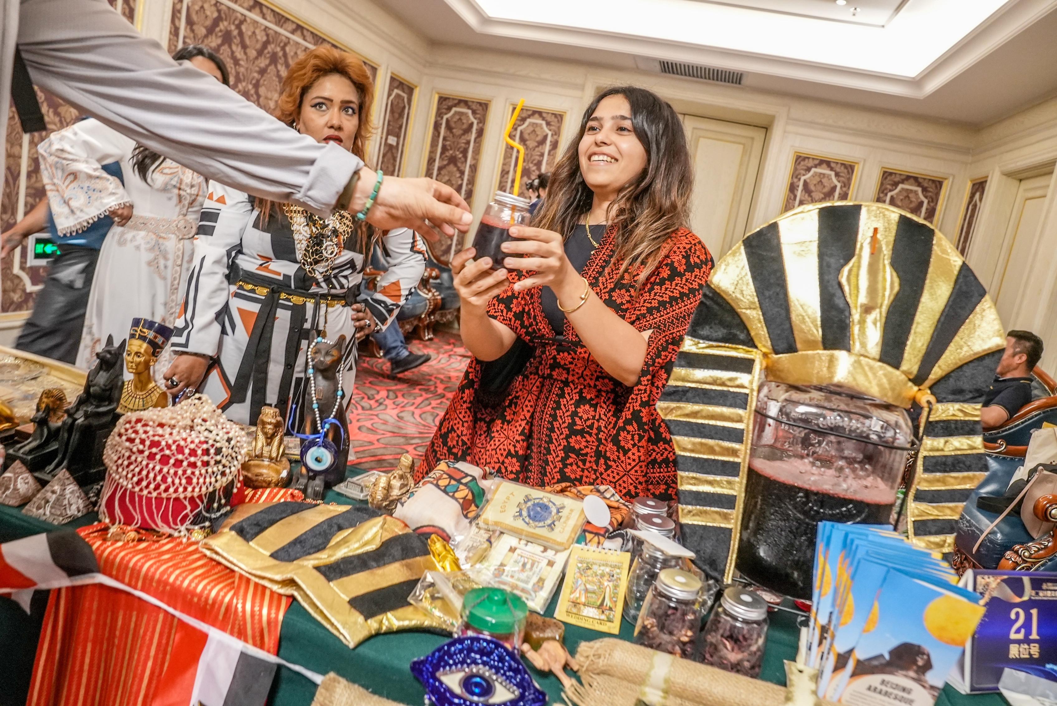 体验舌尖上的“一带一路”丝路美食文化节开幕(图7)