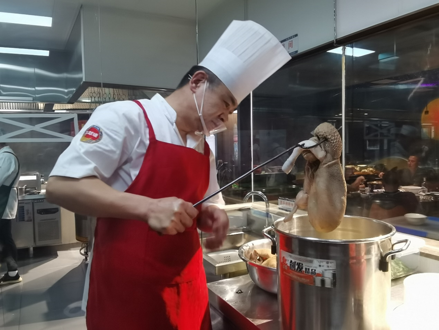 北疆美食地图·特稿乌兰花羊杂:从早餐开始的美食“范儿”(图4)