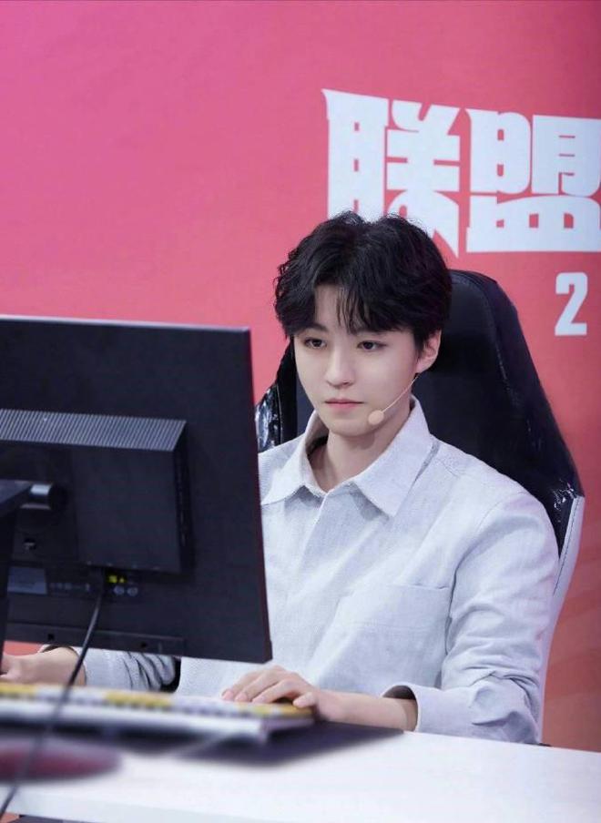 王俊凯将出席英雄联盟手游2周年庆典电竞盛宴不可错过！(图3)