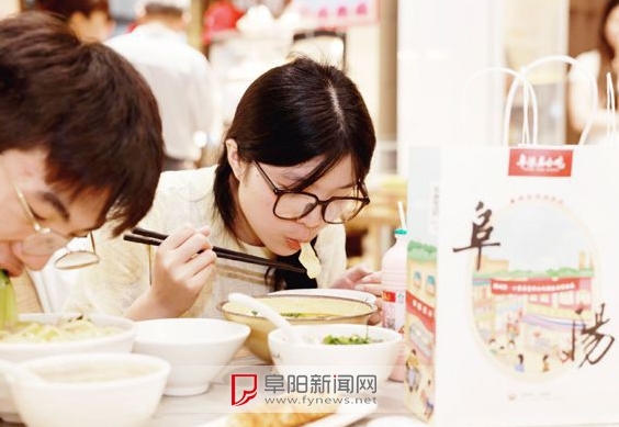 50名学子共赴“美食之旅” 50名学子共赴“美食之旅”