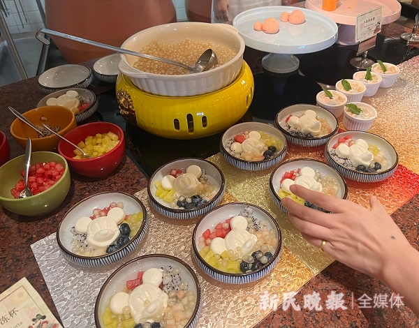 金瓜油墩子、水蜜桃麻薯、崩瓜马卡龙……上海迪士尼用本地特色农产品烹饪出30余道时令美食(图2)