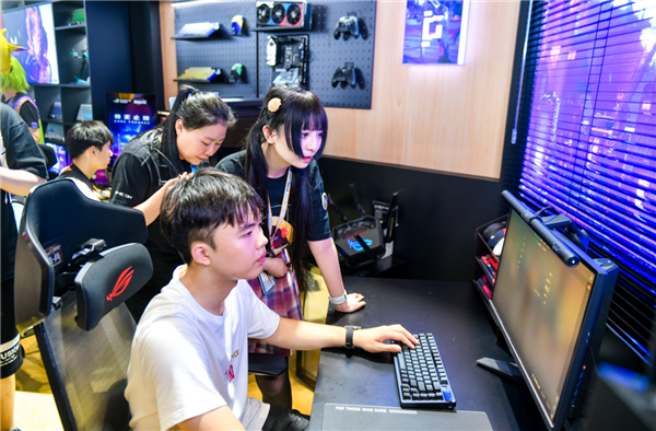 BW2024火热开启ROG外设装备惊喜亮相超能实力大放异彩(图3)