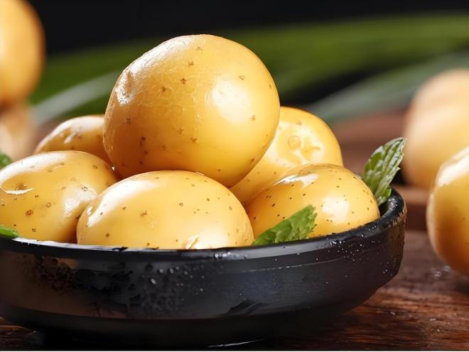 医生提醒:岁数大了宁可吃腌菜熏肉都不要多吃这4种蔬菜(图2)