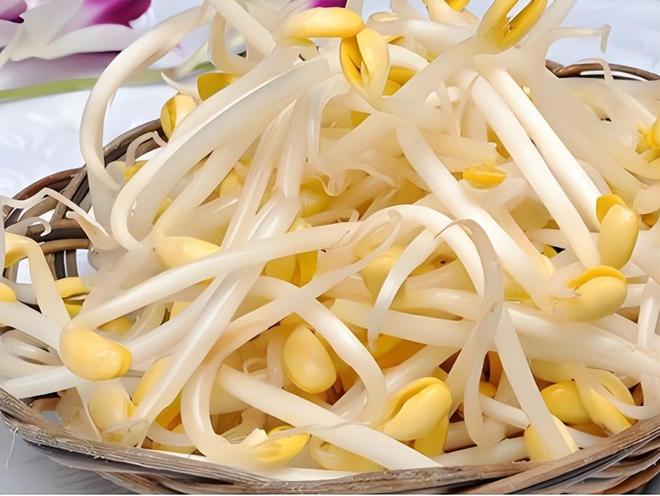 医生提醒:岁数大了宁可吃腌菜熏肉都不要多吃这4种蔬菜(图8)