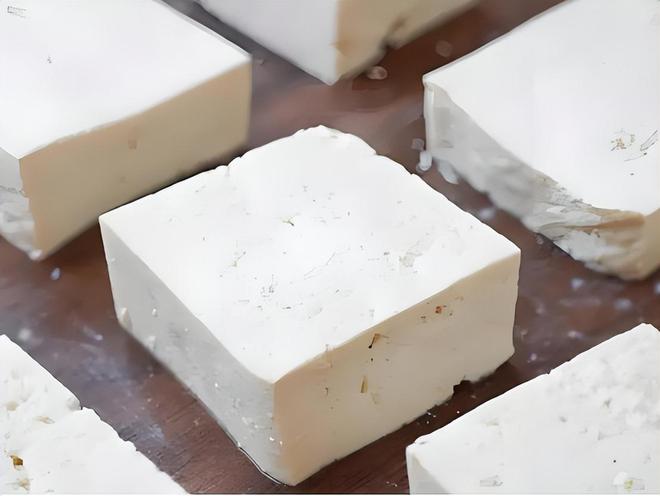 医生提醒:岁数大了宁可吃腌菜熏肉都不要多吃这4种蔬菜(图24)