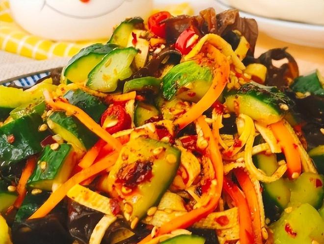 医生提醒:岁数大了宁可吃腌菜熏肉都不要多吃这4种蔬菜(图18)