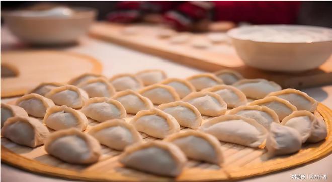 中华饮食文化的温情礼仪：迎客的饺子送客的面
