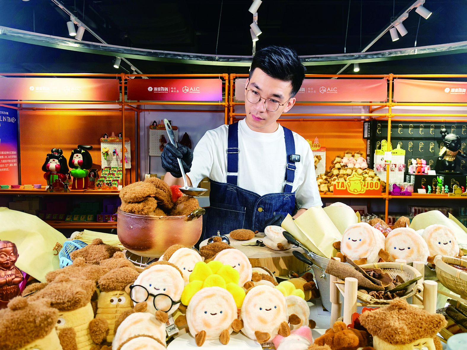 把陕西美食文化融入文创产品这个“绒馍馍”能玩不能吃