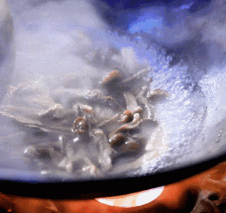 美食厨房|鹿茸菌炖猪肚(图2)