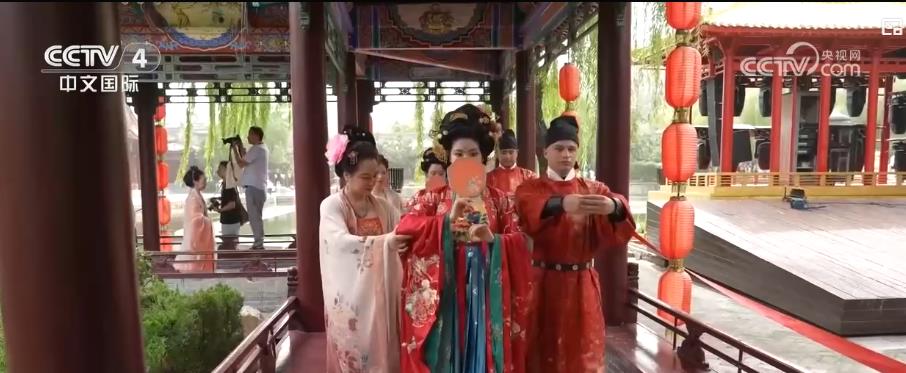 美食经济拉动消费特色民俗体验助推文旅市场持续升温(图2)