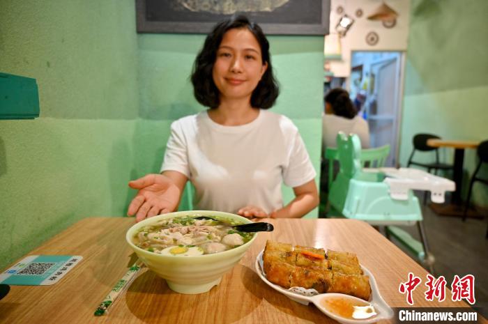 越南女博士在华逐梦：当好“贤内助”盼开“百年老店”